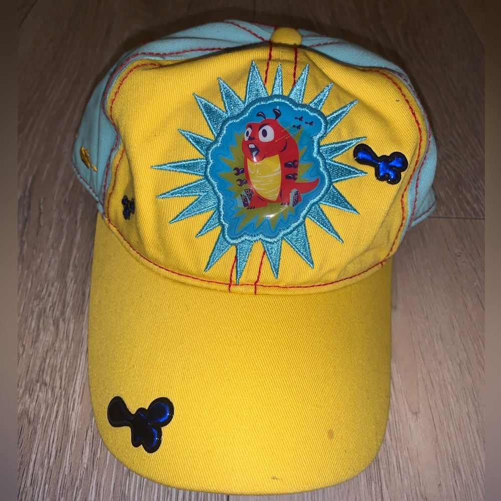Vintage “Monsters vs. Aliens” promotional baseball cap Size: One Size